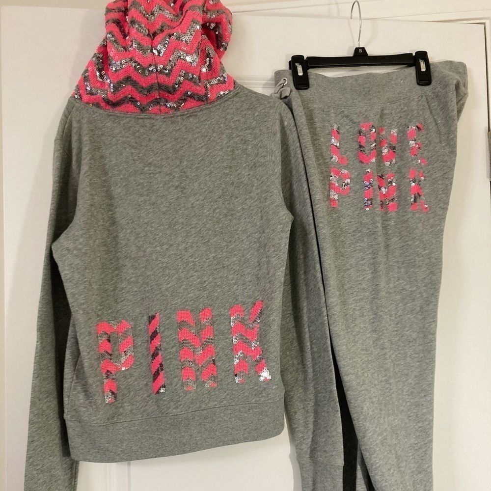 VS PINK RARE CHEVRON SET XS